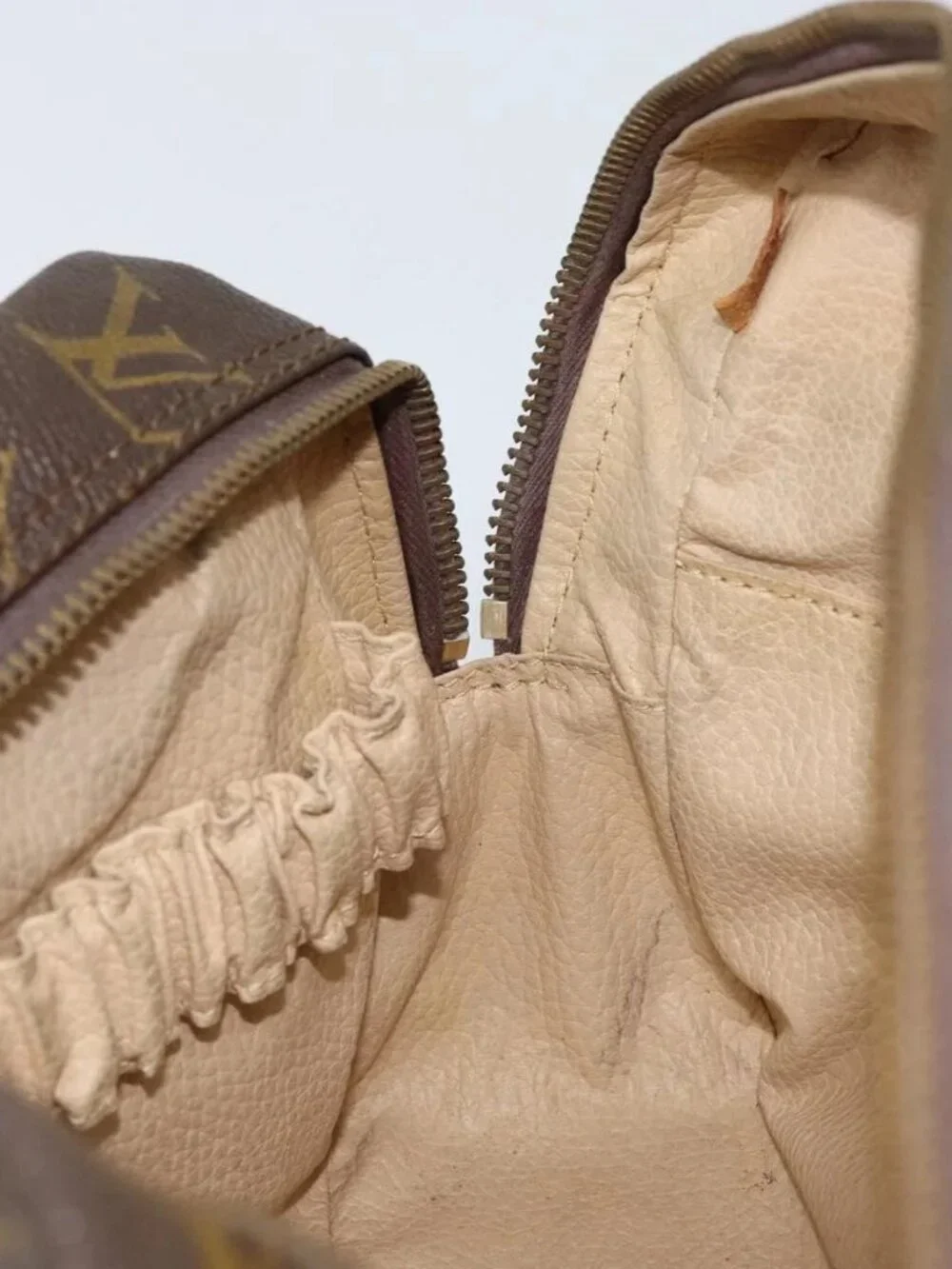 LOUIS VUITTON Monogram Trousse Toilette 28 Clutch Bag M47522 LV Auth BA10997 - Picture 12 of 16